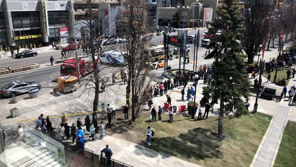Toronto'da araç yayaların arasına daldı: 9 kişi hayatını kaybetti