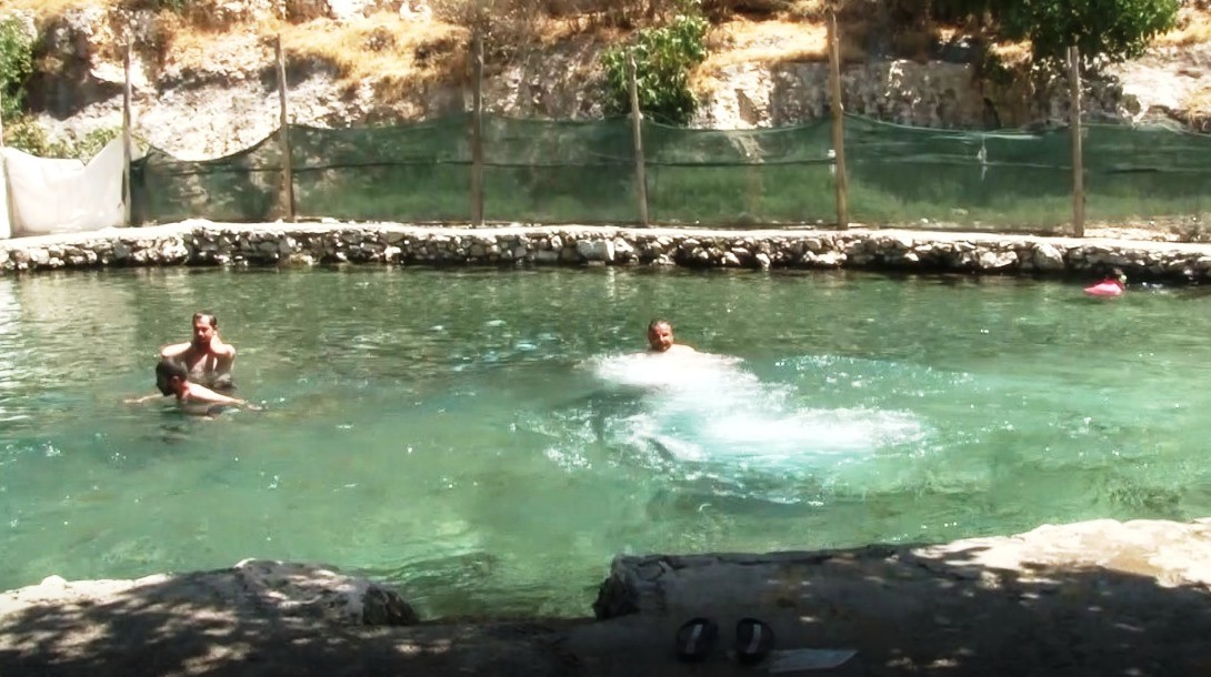 Termometreler çıldırdı, kavrulan vatandaşlar akarsulara akın etti