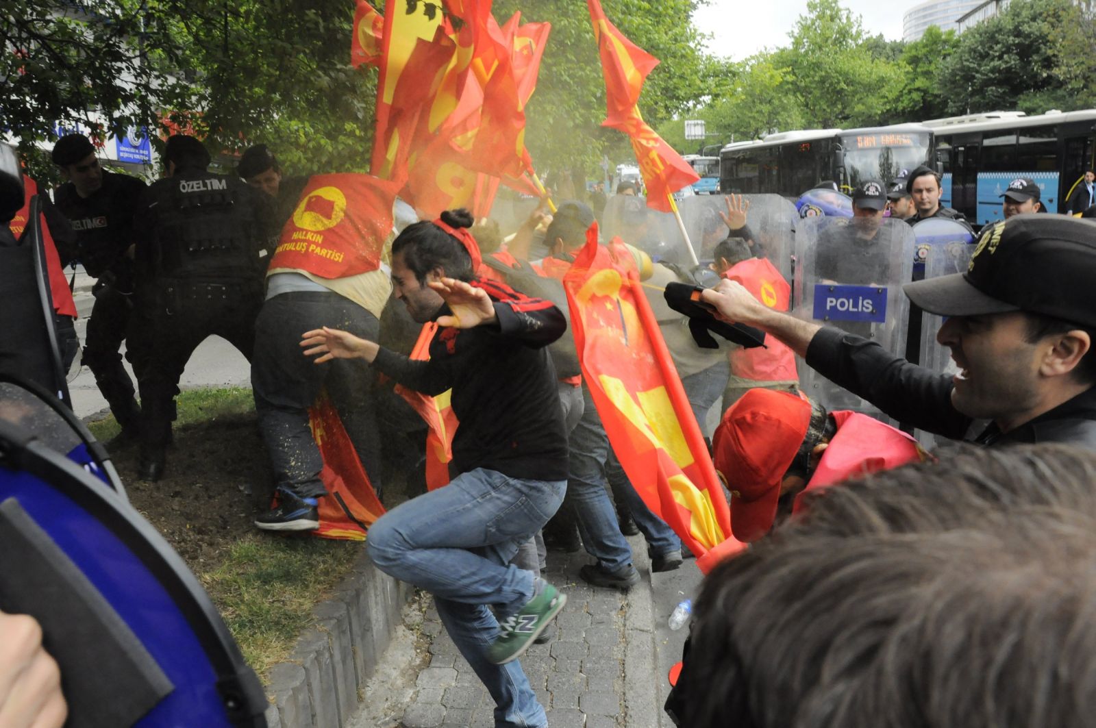 İstanbul fena karıştı, polis müdahalesi var