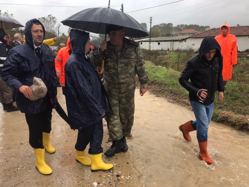 Tekirdağ'da askerî araç sele kapıldı: 1 asker kayıp