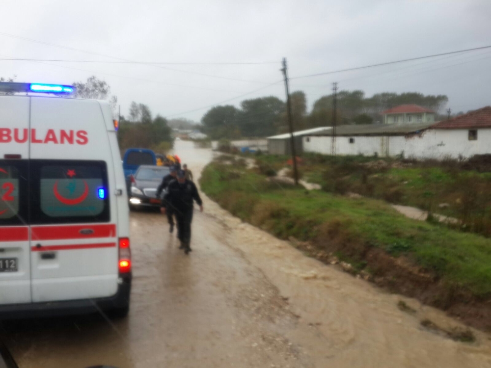 Tekirdağ'da askerî araç sele kapıldı: 1 asker kayıp