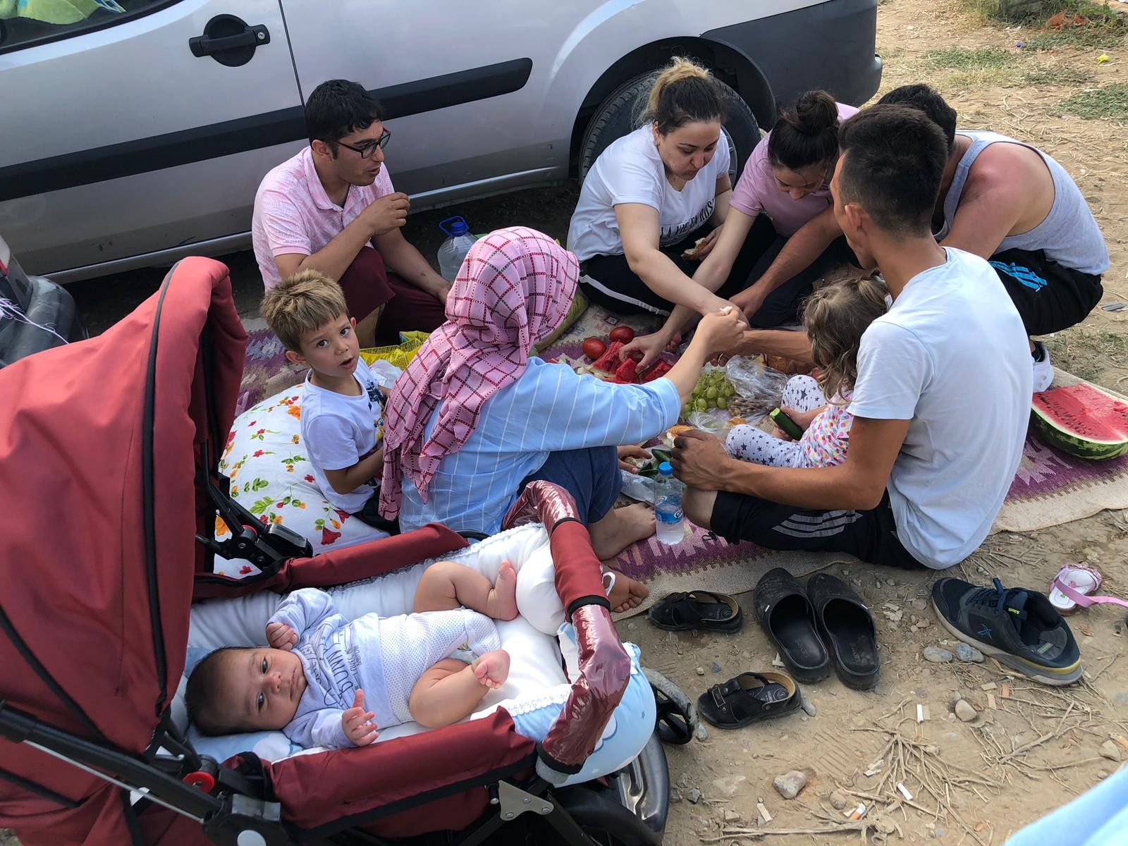 Turistik plajlar çadır kente dönüştü