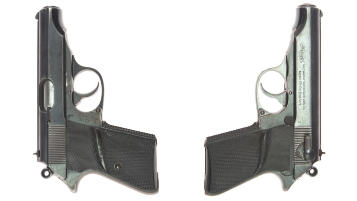 Sean Connery’nin ilk James Bond filminde kullandığı tabanca açık artırmada