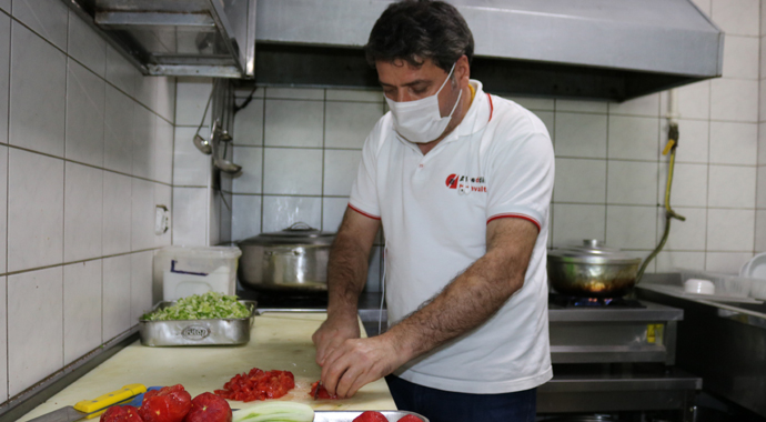 'Tabelasız' kahvaltıcı 17 yıldır vatandaşların hizmetinde