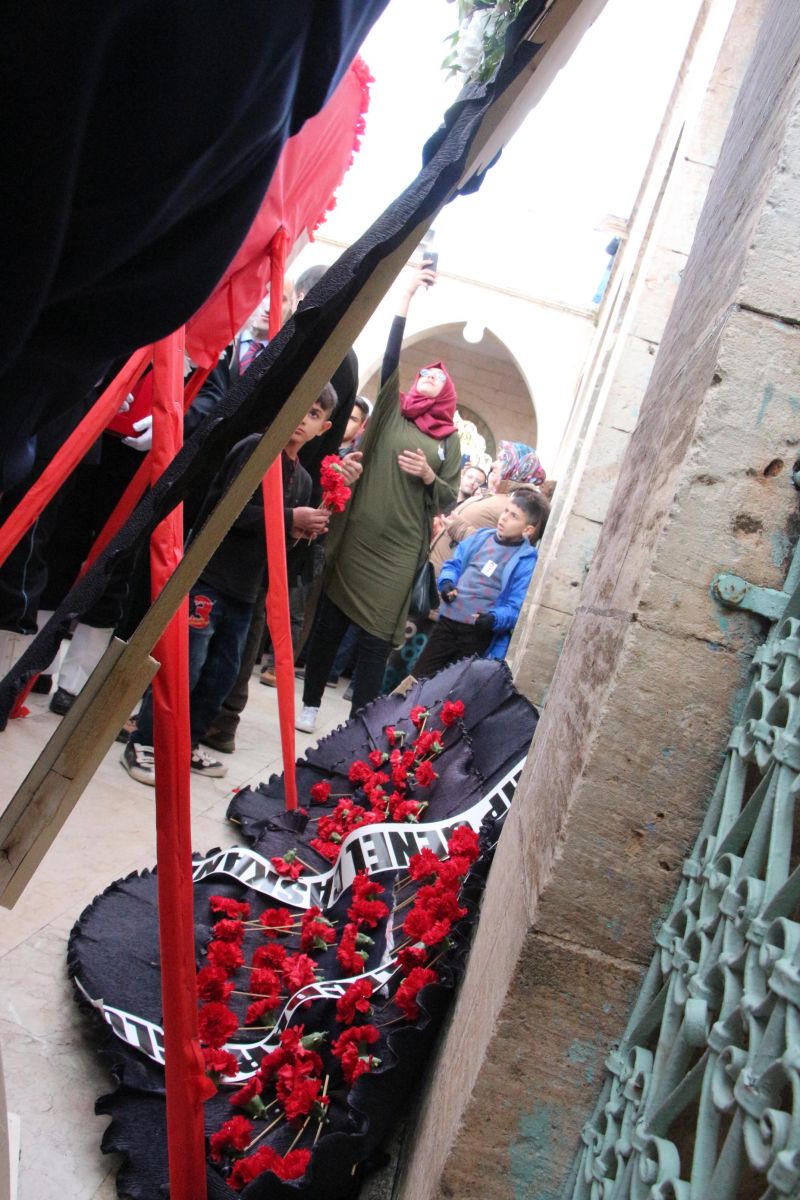 Şehit cenazesinde Kılıçdaroğlu'nun çelengini yere attılar