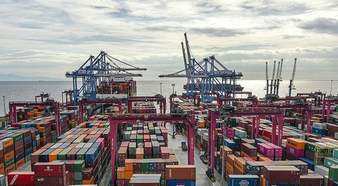 Ukraynalı Bakandan tahıl sevkiyatı açıklaması: İlk gemi bu hafta yola çıkıyıor