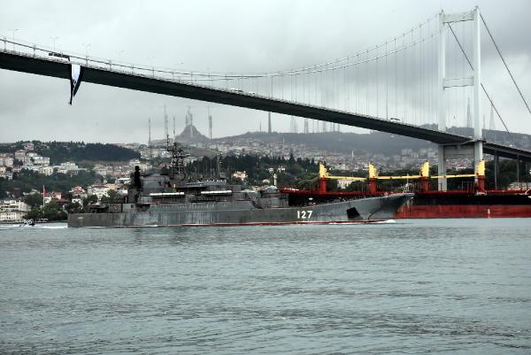 Boğazı'da Rus savaş gemilerine sıcak takip