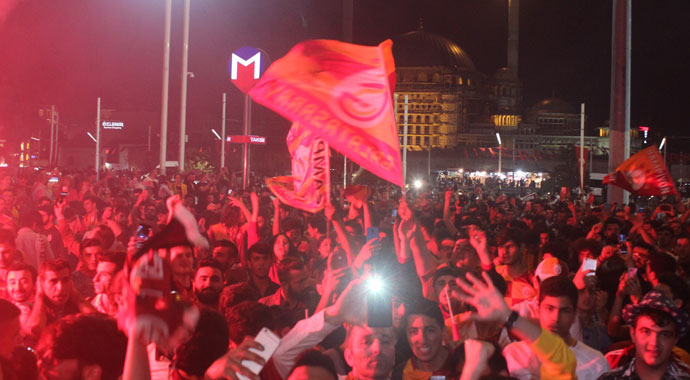 Taksim'de şampiyonluk coşkusu!