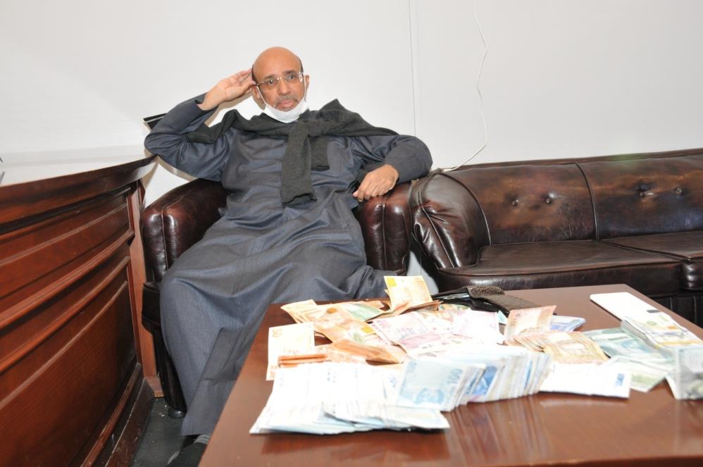 Taksiciden örnek davranış: 200 bin lirayı sahibine ulaştırdı