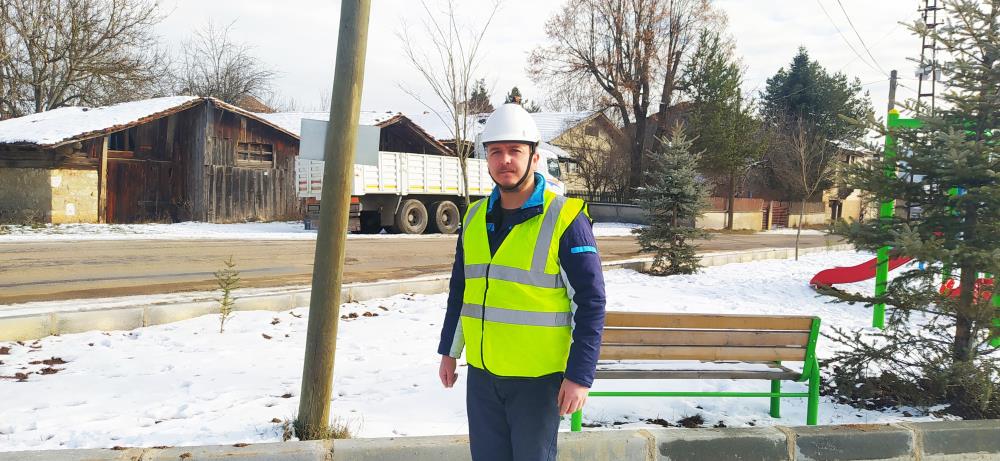 Tamir için çıktığı direkten düştü, 4 ay tedavi görünce işten çıkarıldı
