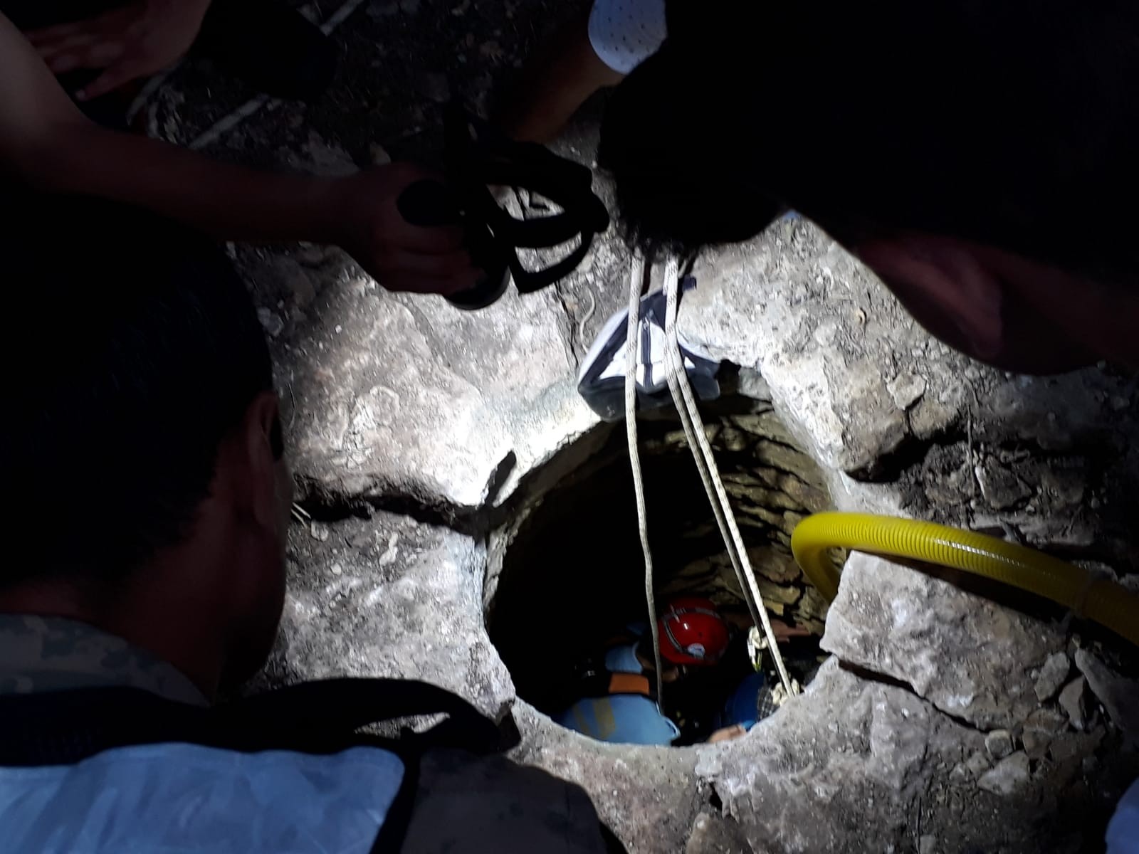 Tamir için girdiği kuyuda zehirlenerek öldü