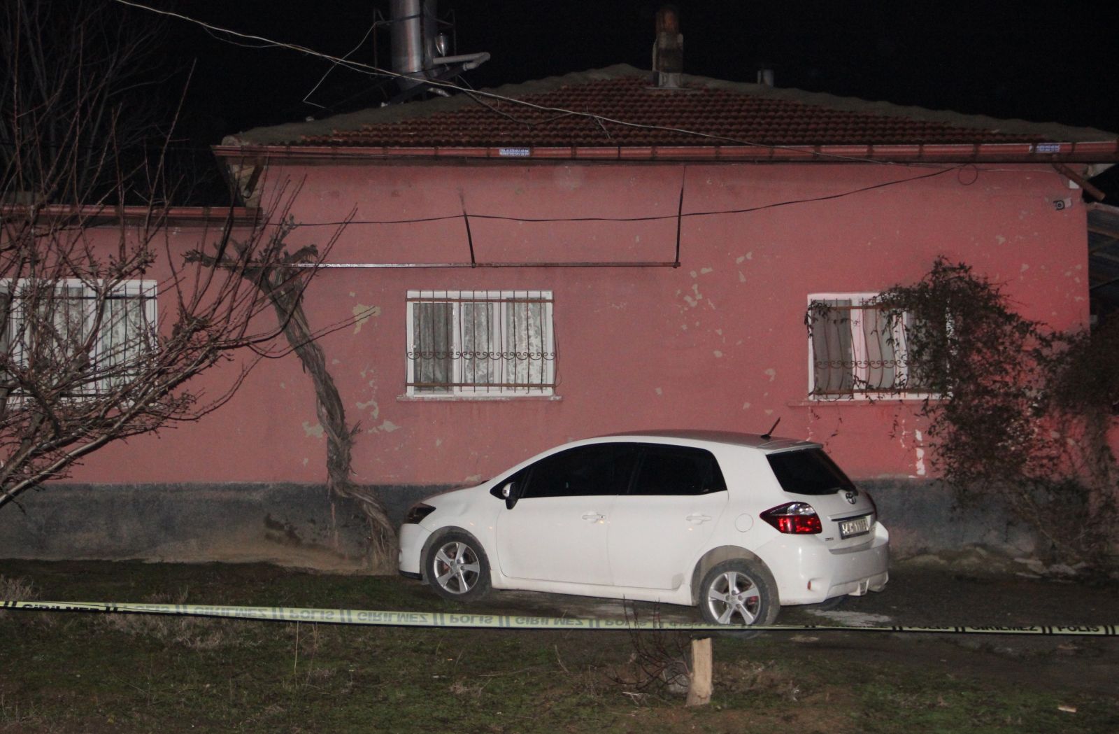 Önce öldürdü, sonra tandırda yaktı