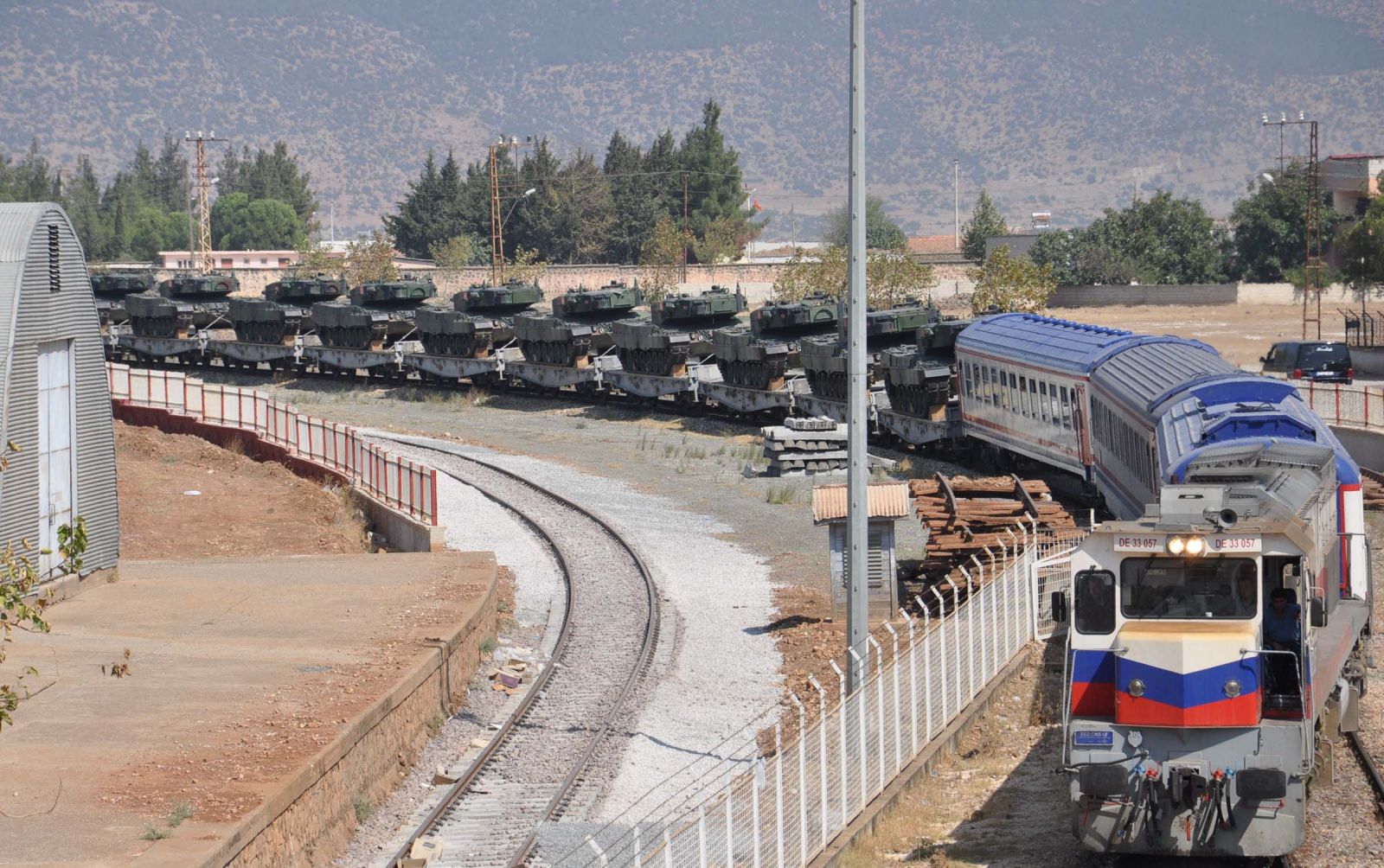 Tanklar Gaziantep İslahiye’ye taşındı