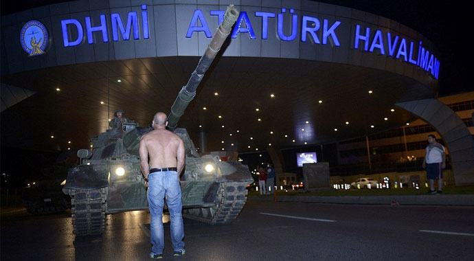 Tankın önüne yatan 15 Temmuz kahramanı konuştu