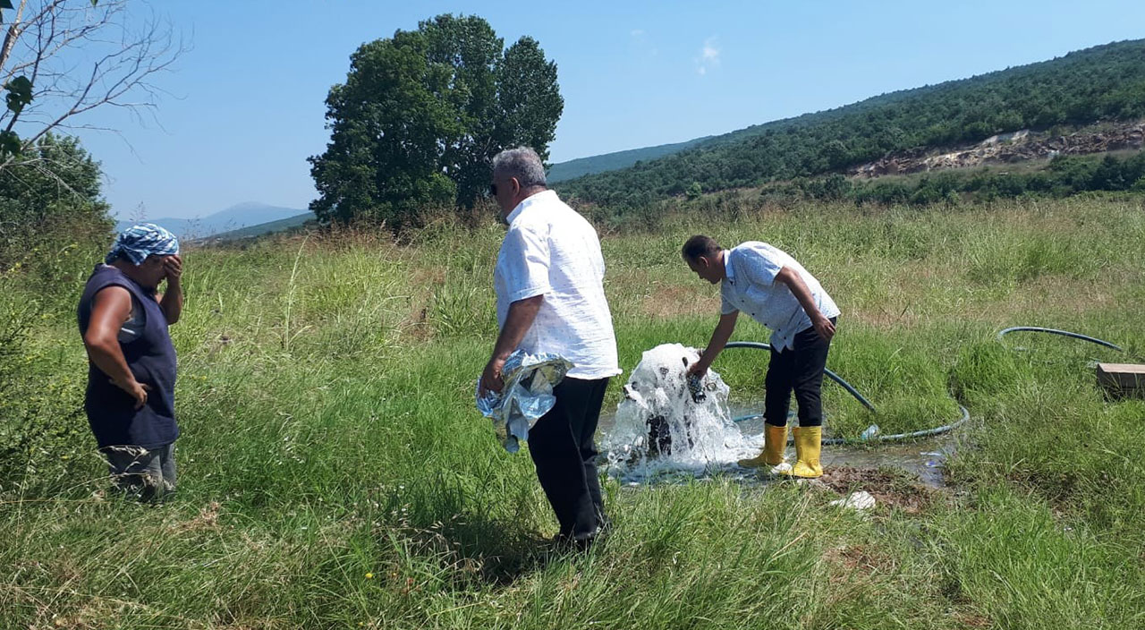 Sıcak su arıyordu, tarlasından soda fışkırdı!
