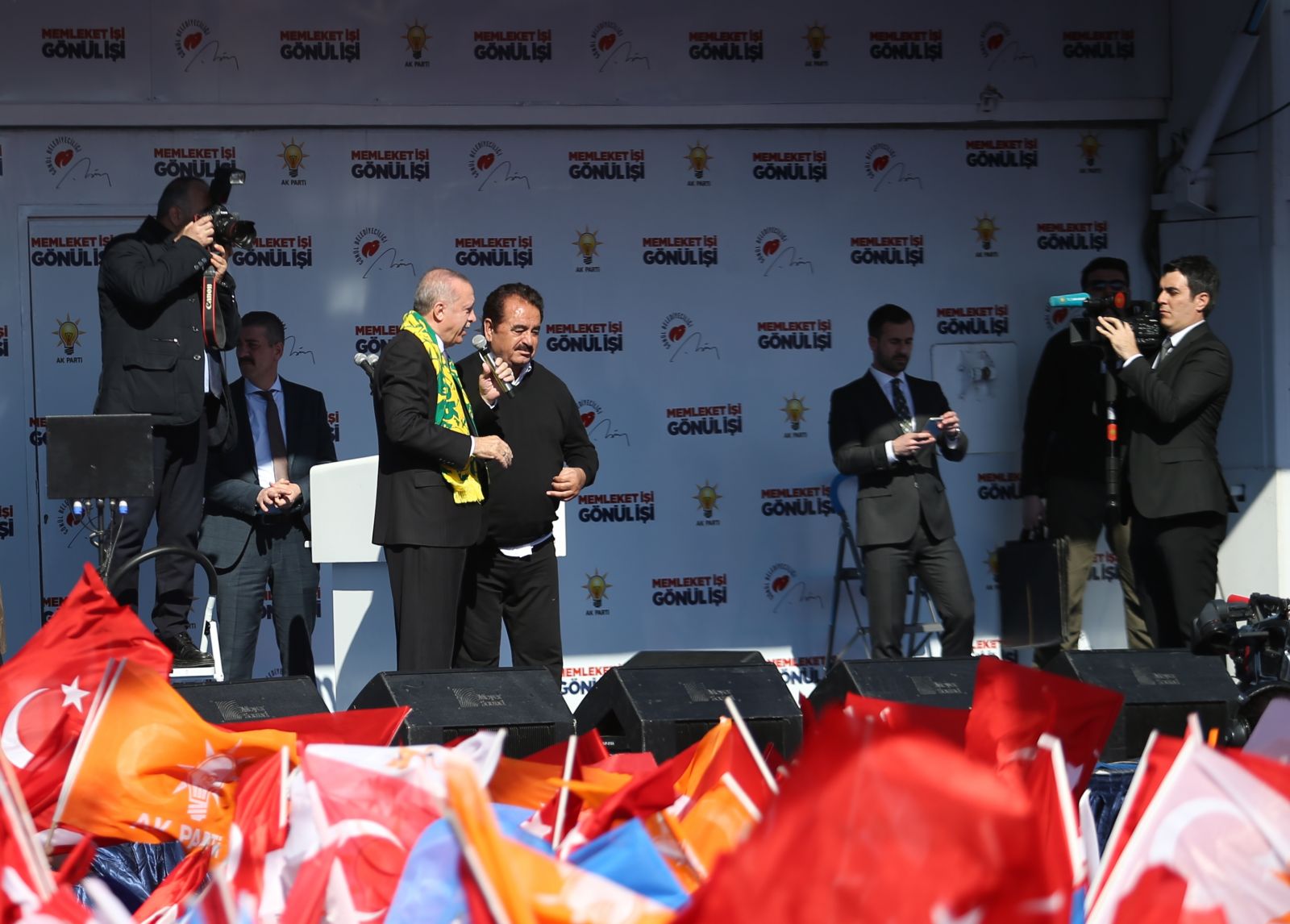 Erdoğan'dan İbrahim Tatlıses ile birlikte şarkı sürprizi