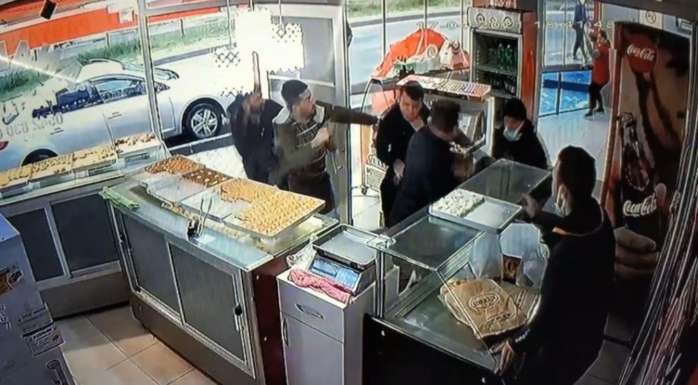 “Tatlı istiyoruz” deyip pastanede olay çıkarttılar