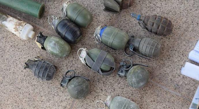 TSK Tatvan'da ele geçirilenlerin fotoğraflarını paylaştı