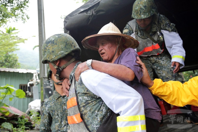 Tayvan'da tayfun alarmı