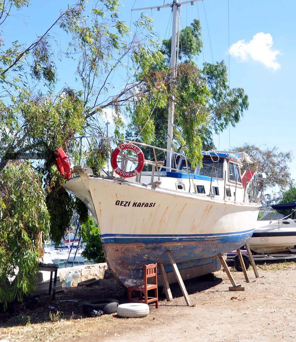 Liseli genç, kız arkadaşını göremeyince canına kıydı