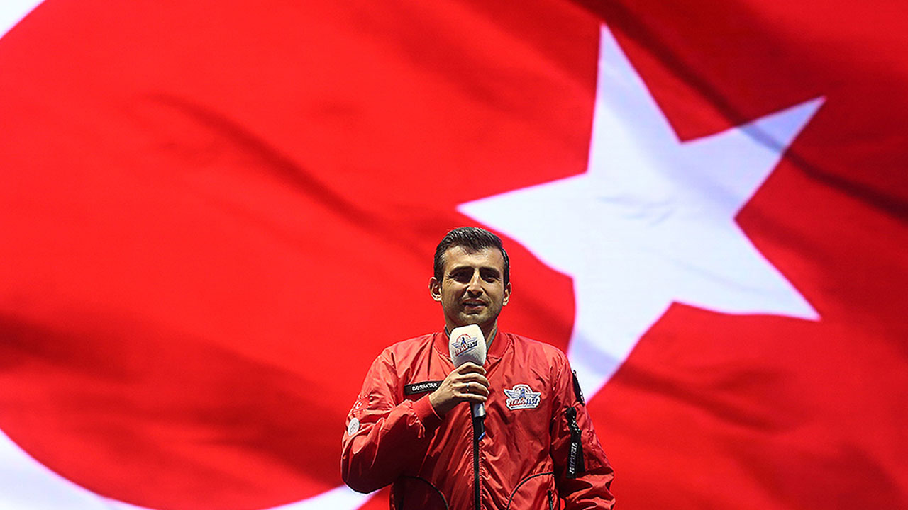 TEKNOFEST 2021 gösterişli bir vedayla son buldu