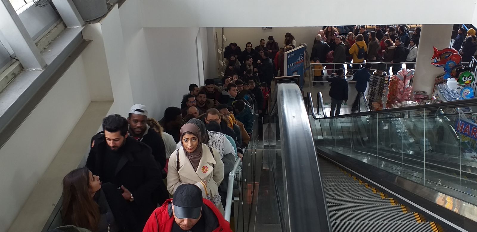Teleferik fiyatları yarı yarıya ucuzladı, yüzlerce metre kuyruk oluştu