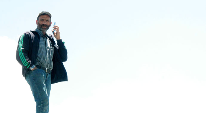 Telefonları çekmiyor çatıya çıkıyorlar