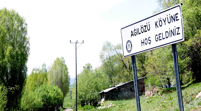 Telefonları çekmiyor çatıya çıkıyorlar