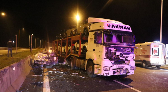 TEM’deki feci kazada hurdaya dönen araçtan sağ kurtuldular