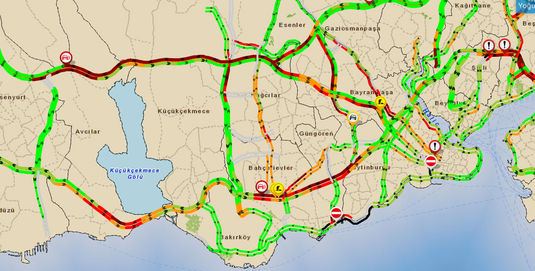 TEM'de feci kaza, trafik kilit