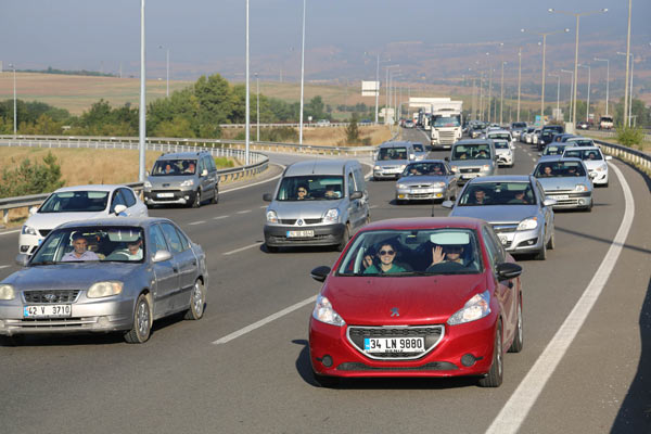 TEM'de trafik çilesi sabaha kadar bitmedi