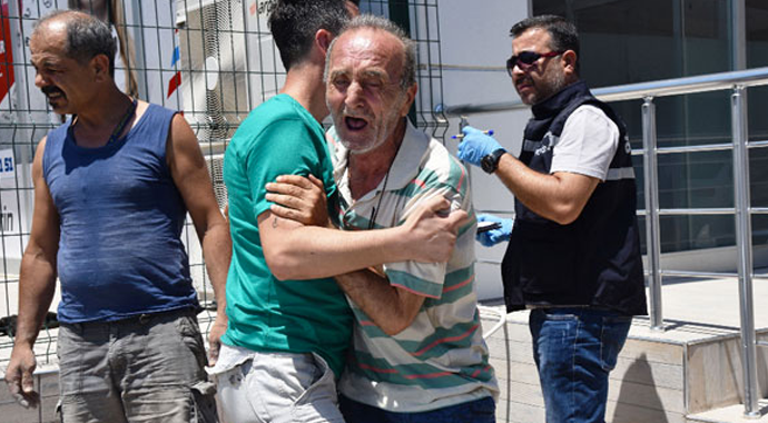 Temizlik görevlisi pencere silerken düşüp hayatını kaybetti