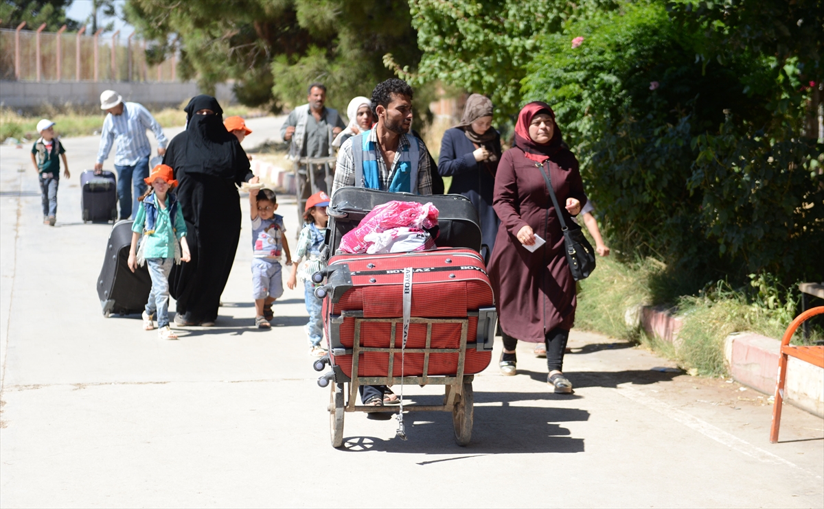Bayramlaşmaya giden Suriyeliler Türkiye'ye dönüyor