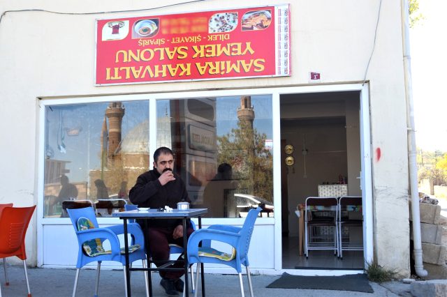 İşleri ters giden esnaf öyle bir şey yaptı ki, görenler hayrete düştü!