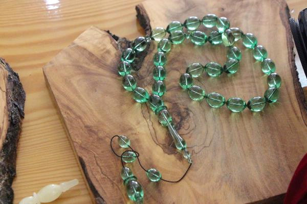 Evinde yaptığı tespihi 10 bin liraya sattı