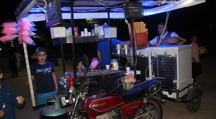 Seyyar tezgahına güneş enerjisi sistemi kurdu