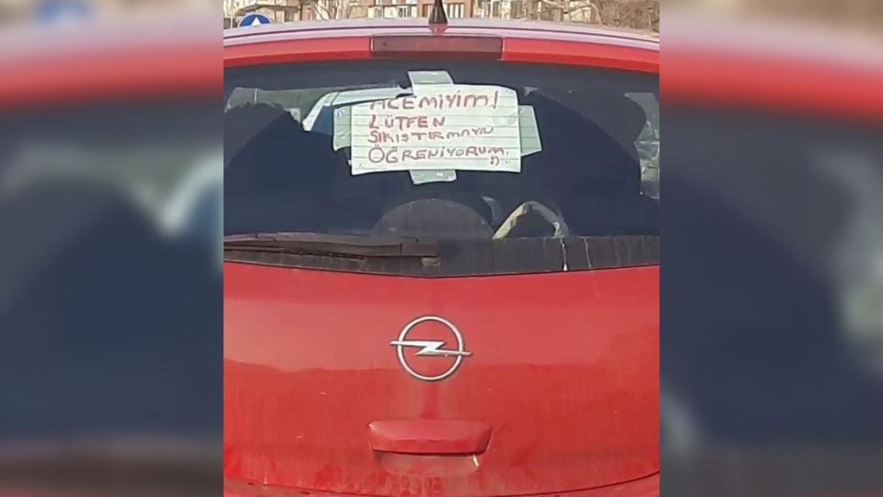 Acemi şoförün arabanın arkasına bıraktığı not şaşırttı