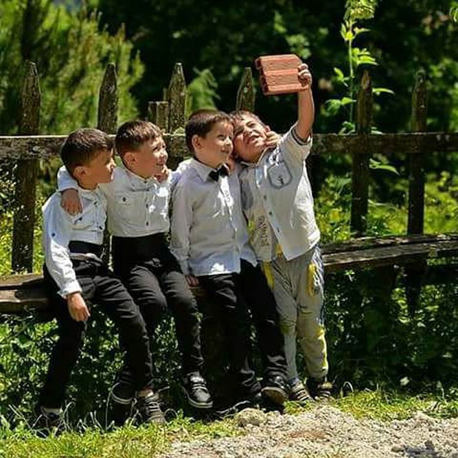 Tuğlalı selfie: Bu fotoğraf sosyal medyayı salladı