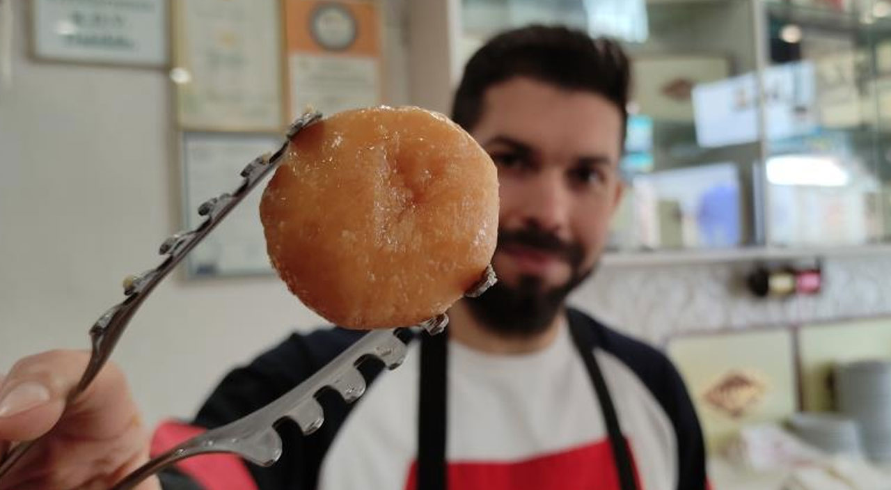 Günde 300 kg satılıyor! Bursa'daki tatlının tarifi kimseye verilmiyor ve sadece Ramazan ayında yapılıyor
