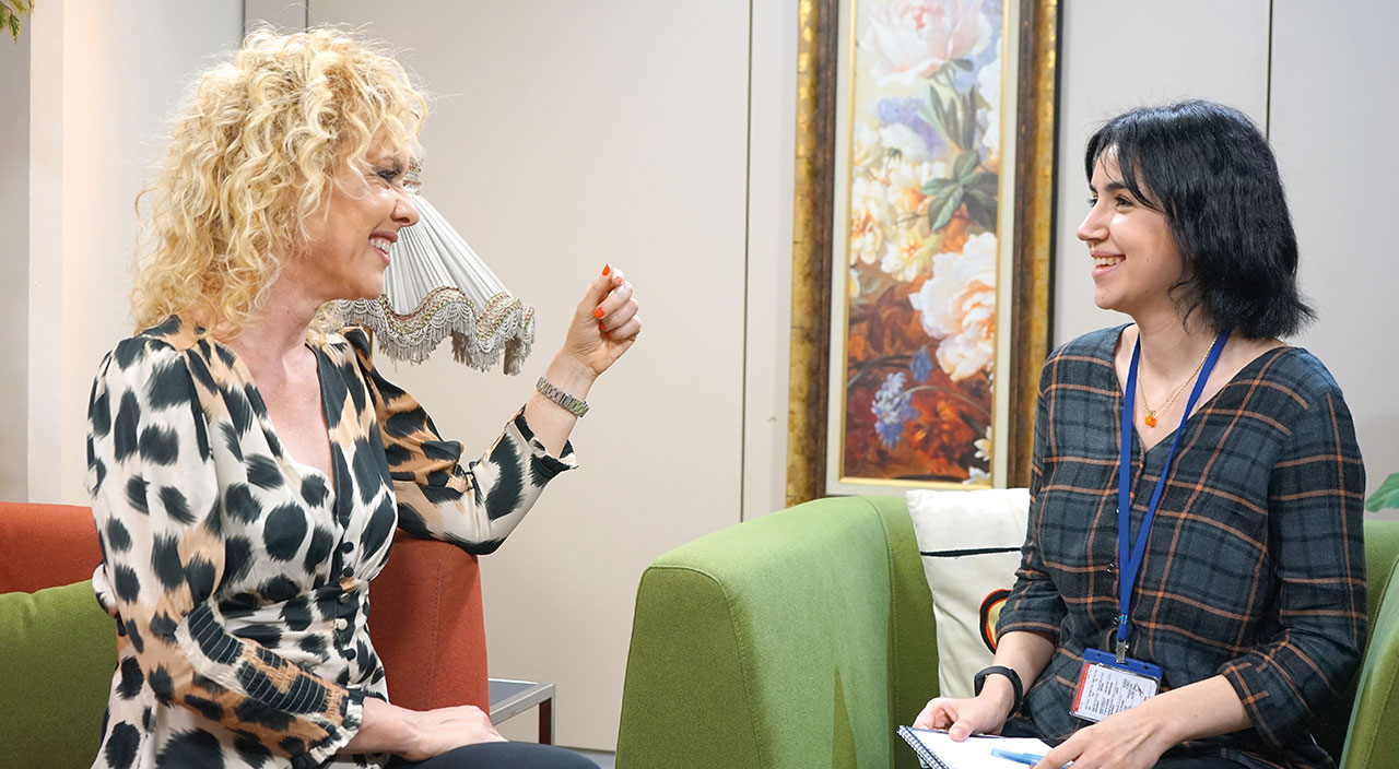 Üç stüdyo üç spiker