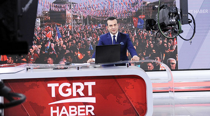 TGRT Haber'in tecrübeli ekran yüzü Mehmet Aydın: Spiker dediğin...