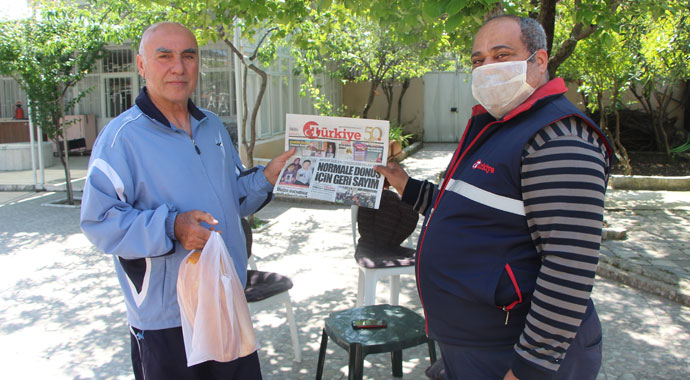 Gazetemiz, yaşlılara kol kanat oldu
