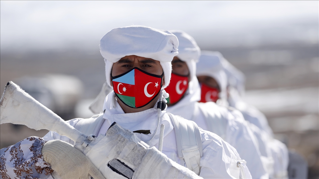 Mehmetçik ve Azerbaycan omuz omuza