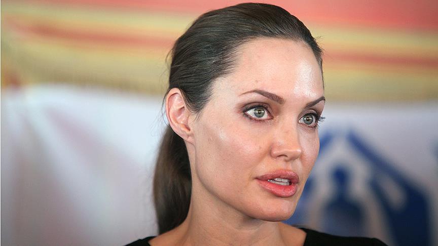 Angelina Jolie, Churchill’in yaptığı resimden servet kazandı