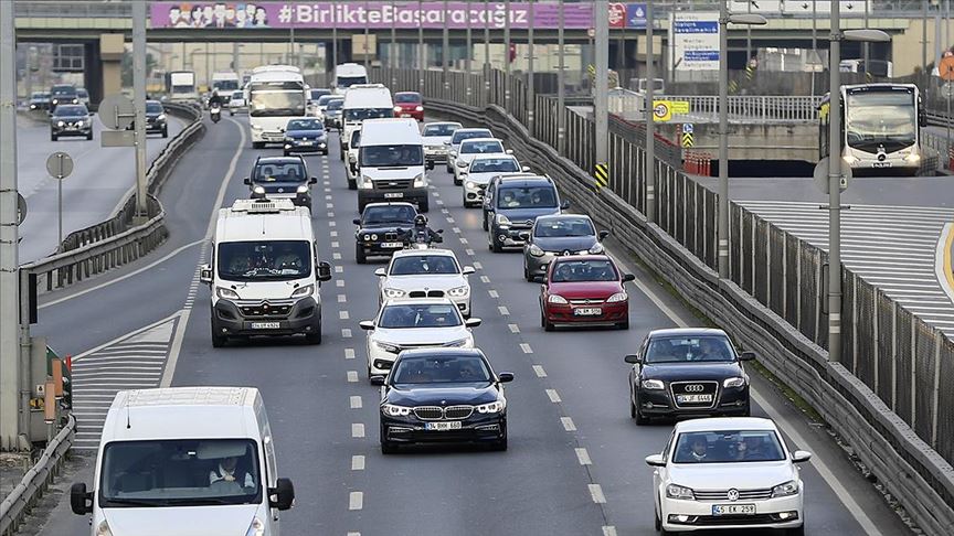 İstanbul'da trafik yoğunluğu yaşanıyor