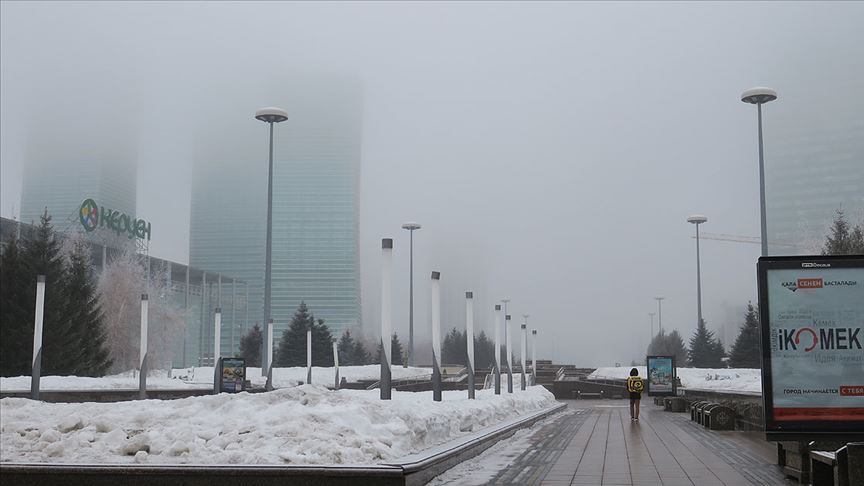 Kazakistan'ın başkenti Nur Sultan'da Kovid-19 aşısı olmayanlar AVM'lere alınmayacak