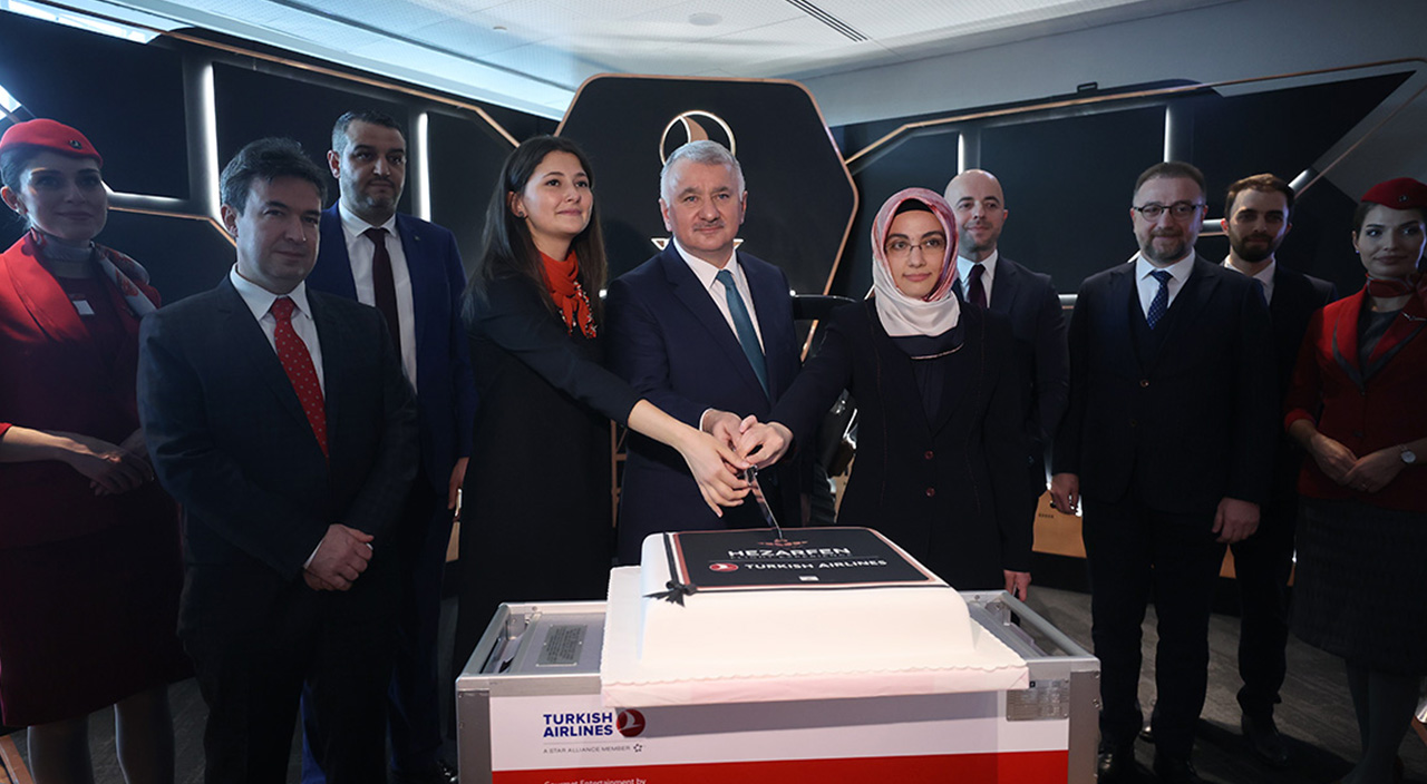 İstanbul'un üzerinde kuş gibi süzüldüler: THY'nin Hezarfen uçuş simülatörü açıldı İstanbul'un üzerinde kuş gibi süzüldüler: THY'nin Hezarfen uçuş simülatörü açıldı