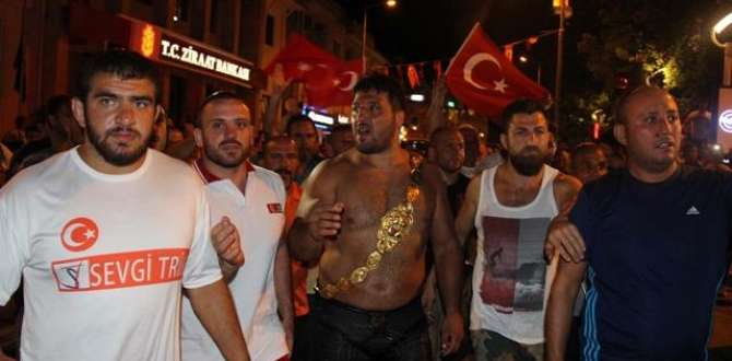 Başpehlivan nöbette