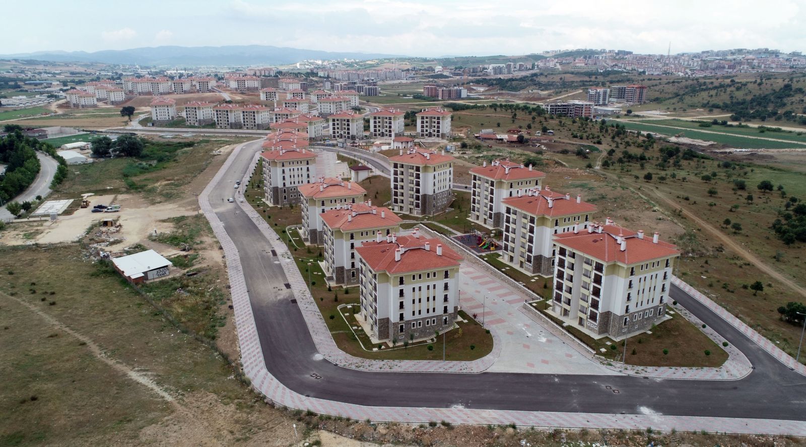 TOKİ'nin 583 lira taksitli konutlarına rekor başvuru