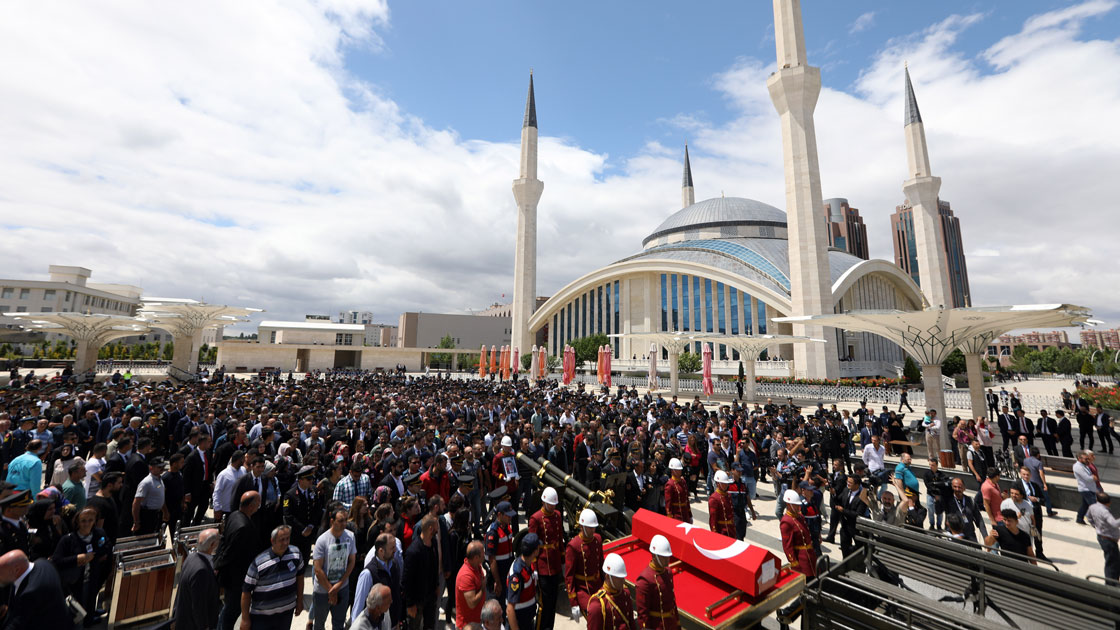 Şehitlerimizi uğurladık